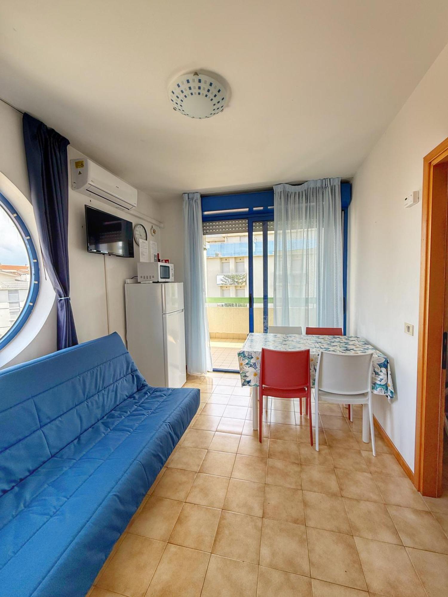 Grazioso Appartamento N 47 A 100Mt Dal Mare Bibione Luaran gambar